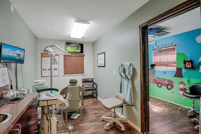 Trinity Dental Centers – Denver Harbor - General dentist in Houston, TX