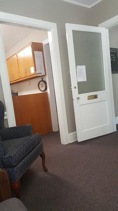 Johnsonius Jr J B DDS - General dentist in Paris, TN