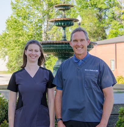 Drs. Kunkle and Powell, PA - General dentist in Moncks Corner, SC