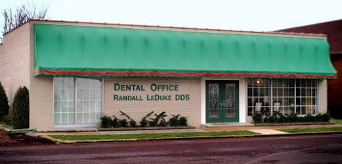 Smiles by LeDuke - General dentist in Union City, TN