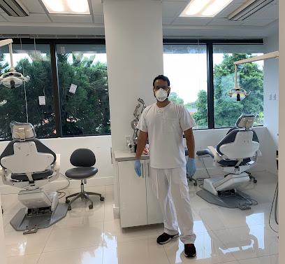 Rosado Roy D.M.D - General dentist in Miami, FL