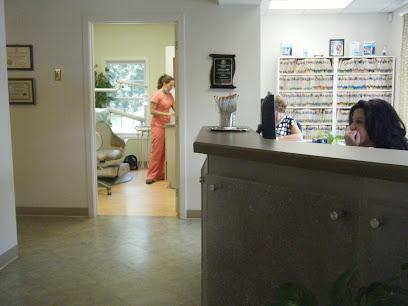 Cosmetic & Family Dentistry - General dentist in Southbury, CT
