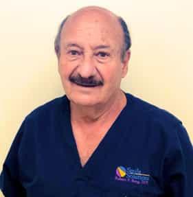 Smile Solutions: Robert P. Berg, DDS, FAGD - General dentist in Garden City, NY