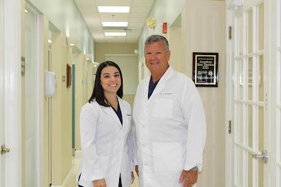 Dr. Alberto de Cardenas | Dr. Lizette Garcia - General dentist in Hialeah, FL