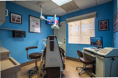 Harry Ringer DDS - General dentist in Costa Mesa, CA