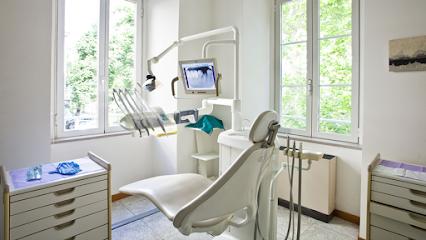 Lawrence L Mailloux, DDS - General dentist in Huntington, NY