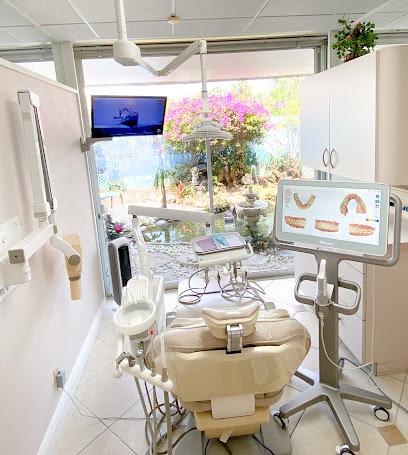 LovinSmiles Dental Group / Rosa Sanchez D.D.S - Cosmetic dentist, General dentist in Pompano Beach, FL
