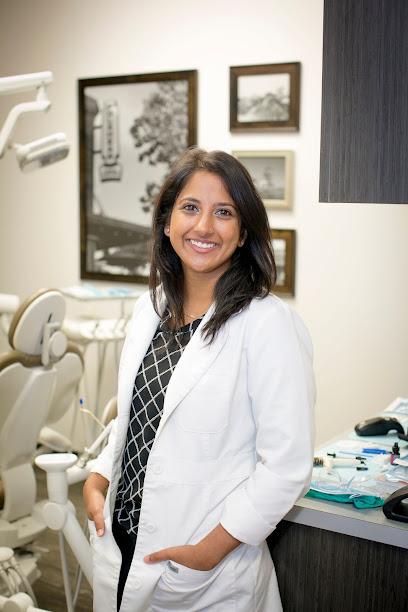 Fulshear Dental-Dr. Aekta Fifadara - General dentist in Fulshear, TX