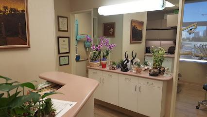 Fujioka Lawrence M DDS MAGD - General dentist in Honolulu, HI