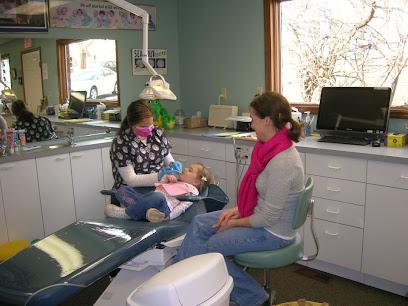Dr. Skelton: Fairfield Pediatric Dentistry-Chew Chew Junction - Pediatric dentist in Fairfield, OH
