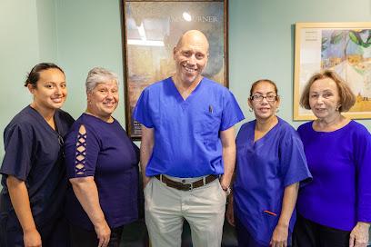 Sheldon Lindenfeld, DDS - Periodontist in Bronx, NY