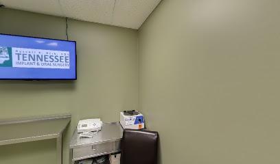 Tennessee Implant & Oral Surgery: Russell Kirk DDS - Oral surgeon in Lebanon, TN