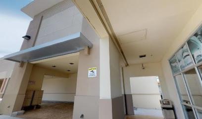 Dentist at Market Square - Cosmetic dentist, General dentist in Miami, FL