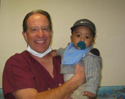 Lawrence O’Mallon, DMD - General dentist in Jersey City, NJ
