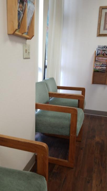 Paramount Dental Center - General dentist in Paramount, CA