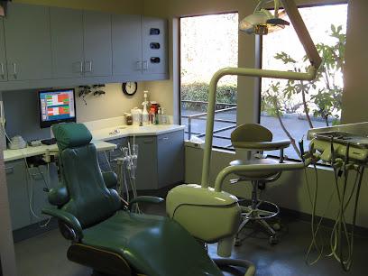 Robert J. Lee and Stephen J. Lee, D.D.S., P.L.L.C. - General dentist in Everett, WA