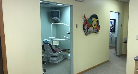 Broad Smile Dental Center - General dentist in Griffith, IN