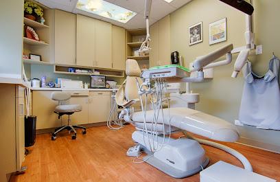 Thomas M. Piazza, DDS at Naperville Smiles Dental - General dentist in Naperville, IL