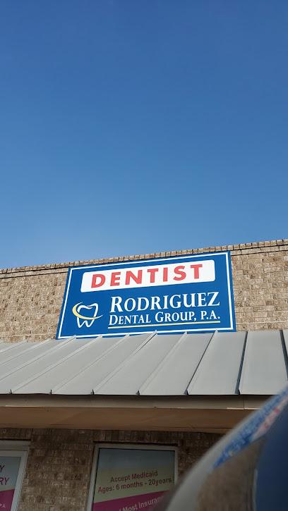 Rodriguez Dental Group - General dentist in Elsa, 