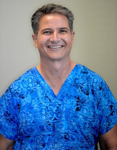 Advanced Dental Arts: Rey Martinez DDS - General dentist in Grayslake, IL
