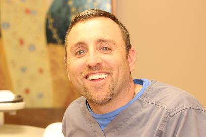 Aaron Gross DMD - General dentist in Hamden, CT