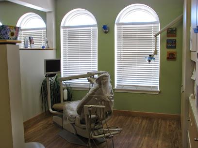 Accomando Family Dentistry - General dentist in Manchester, NH